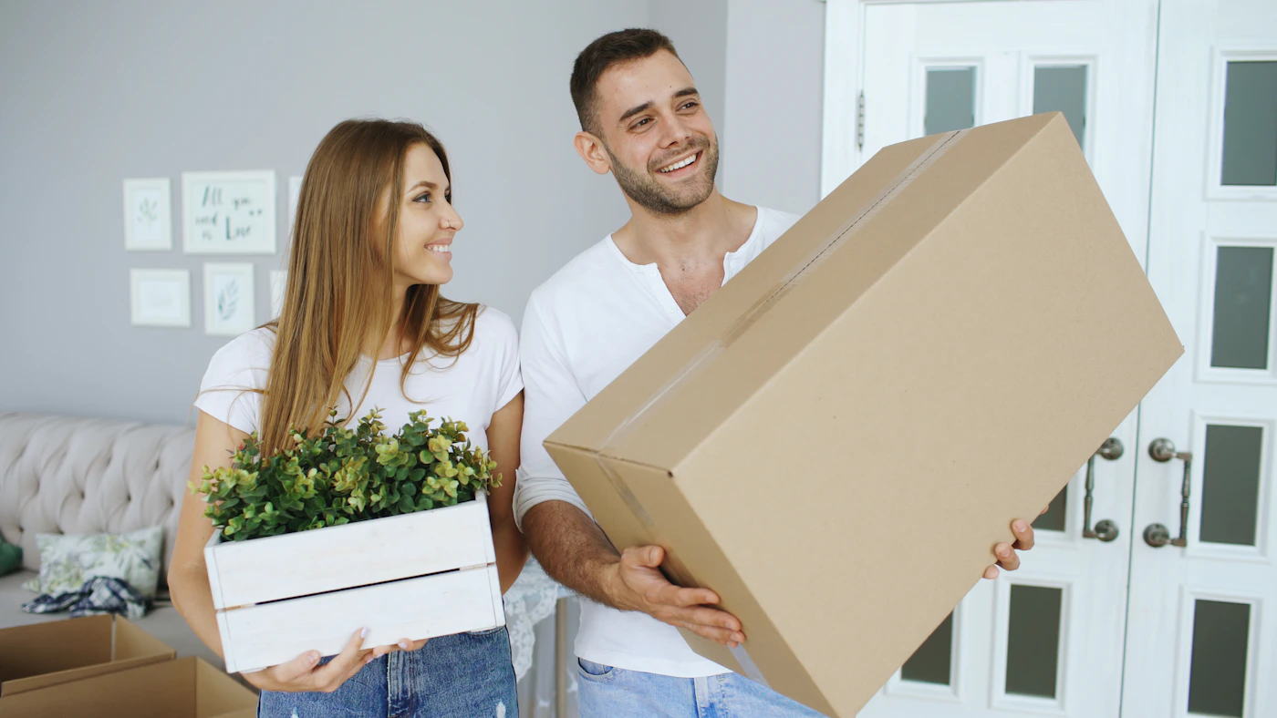 House shifting charges in Bangalore for 2BHK during packing at a modern apartment