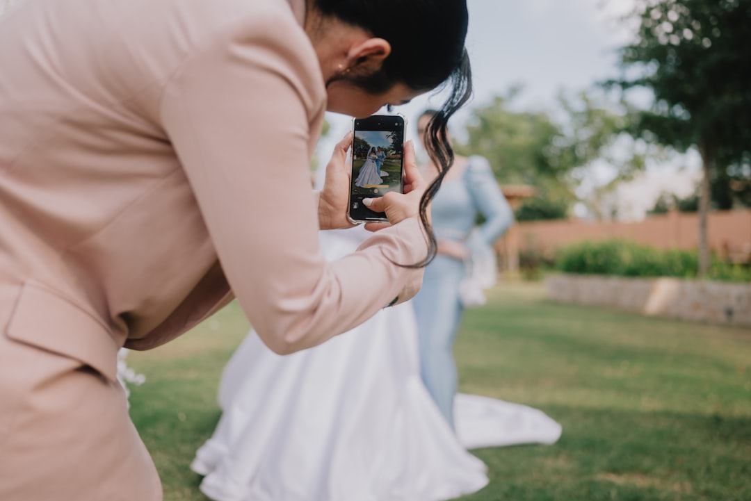 evaluate wedding photographer cost